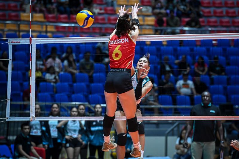 Savi Davison rises to No. 1 in PVL blocking charts after years of hard work