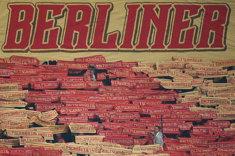 🎥 Wild pyrotechnics: Bundesliga fans mark club anniversary at midnight